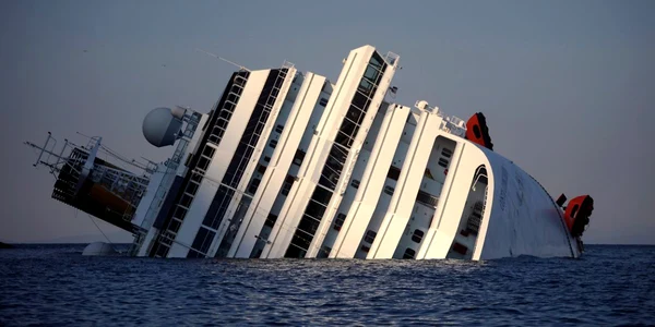 Nava de croazieră Costa Concordia a eşuat la 13 ianuarie