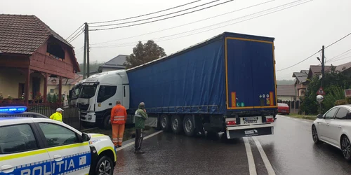 accident DN 7 TIR uri 12 sept 2025   foto DRDP Craiova (8) jpeg