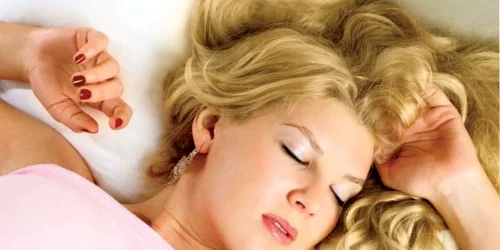 Somnul din weekend nu rezolvă oboseala acumulată