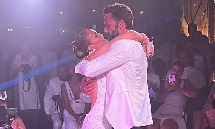 Jennifer Lopez a cantat la nunta cu Ben Affleck (3) jpg