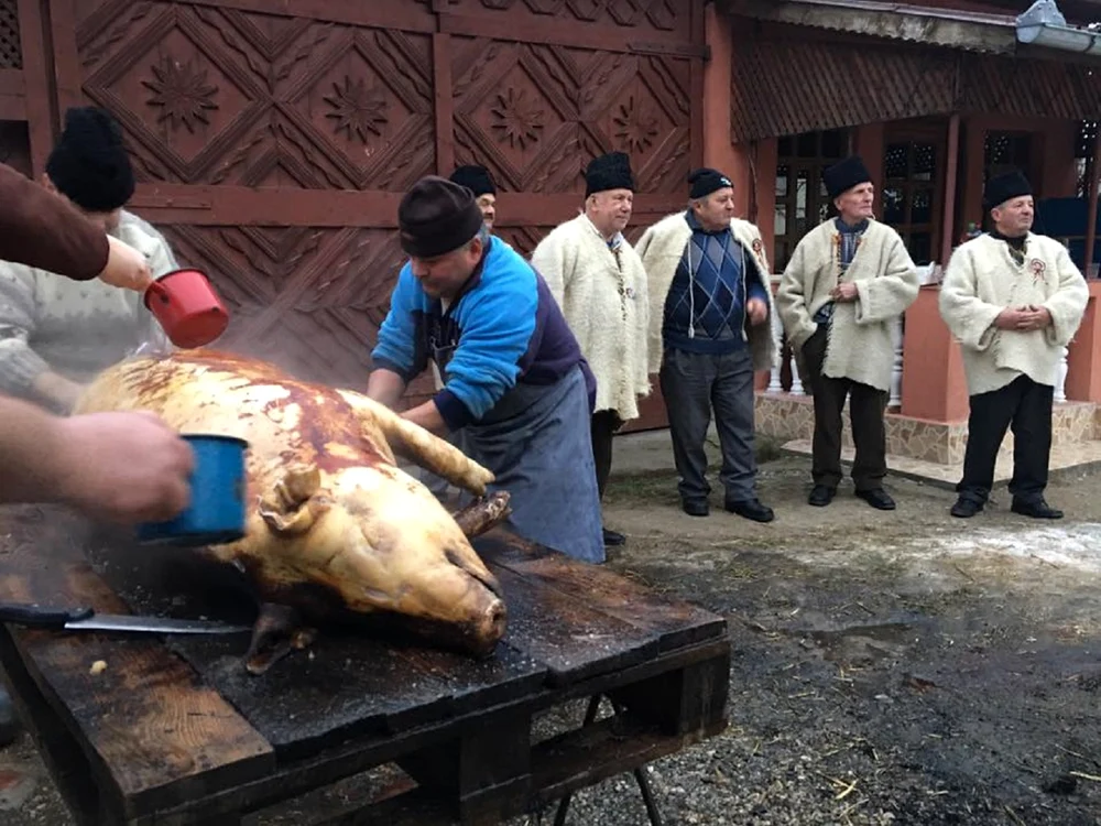 Tăiatul porcului de Ignat FOTO Karcsi Burjan