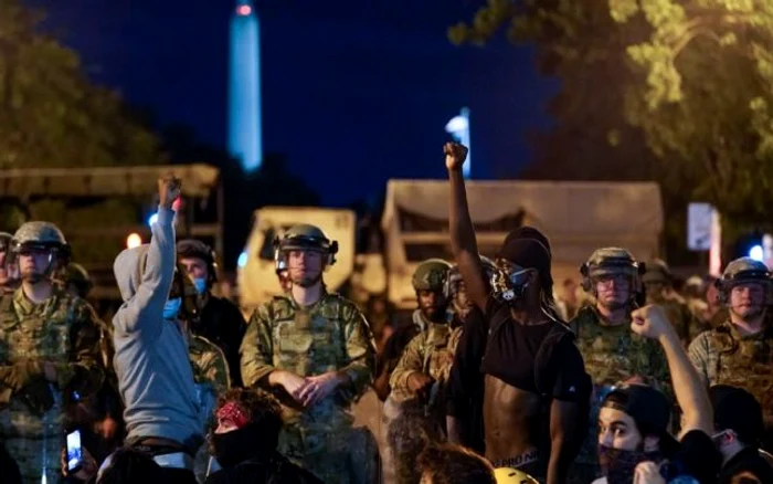 Manifestaţii împotriva violenţelor şi a morţii lui George Floyd - 4 iunie 2020 - lângă Casa Albă din Washington Foto Evan Vucci