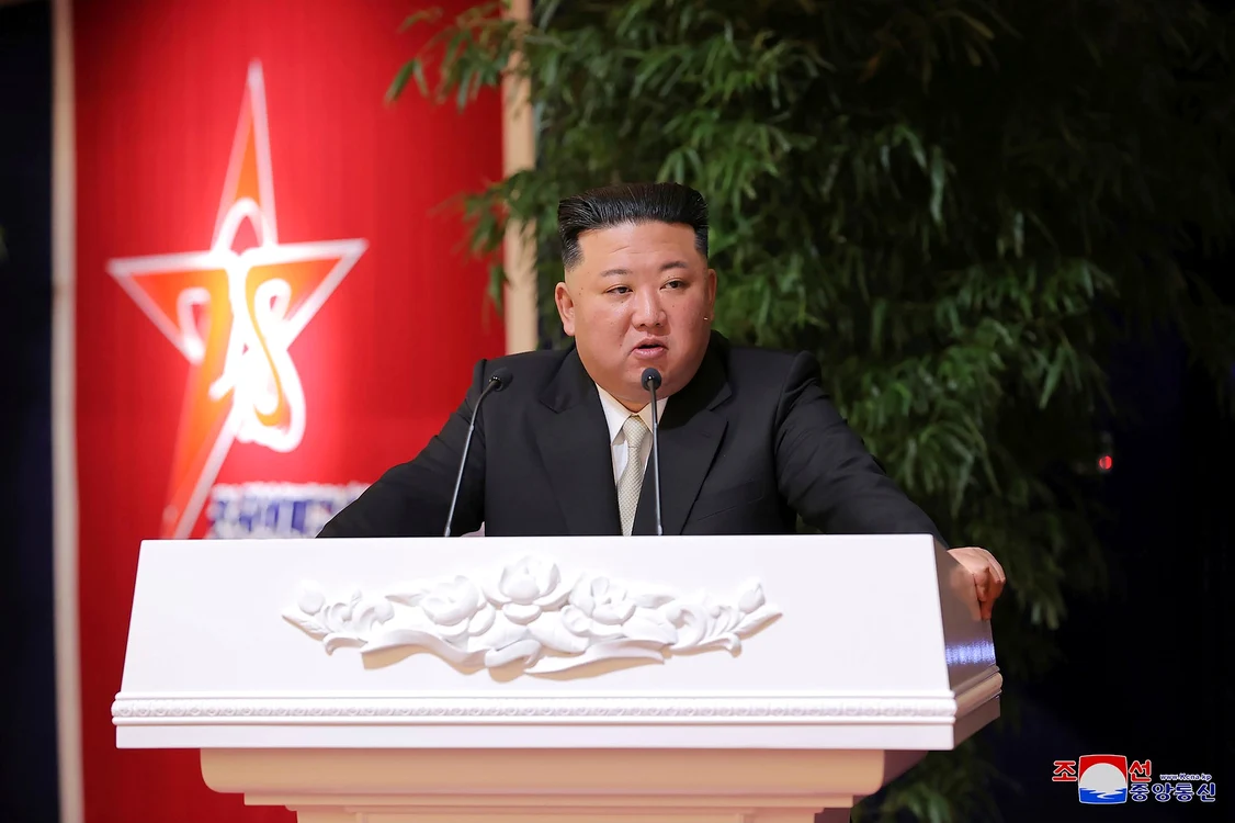 Coreea de Nord a marcat miercuri cea de a 75 a aniversare de la înfiinţarea armatei sale Kim Jong Un FOTO Profimedia (2) jpg