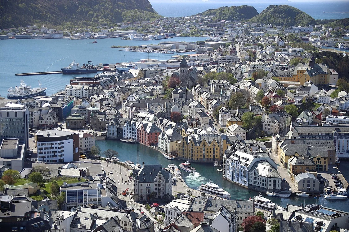 Norvegia caută lucrători din Europa pentru fermele de somon. Foto: Pixabay