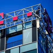 Telekom Romania sigla cladire sediu FOTO Shutterstock