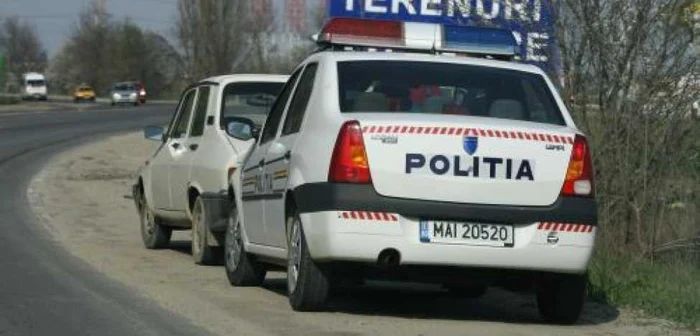 Poliţiştii l-au reţinut pe şoferul infractor
