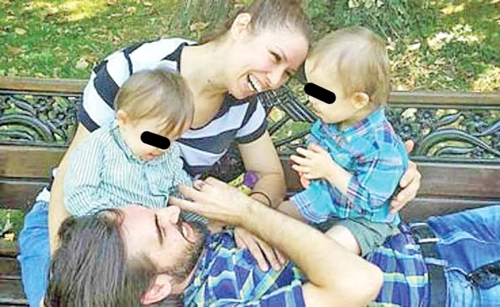 Cristina, alături de soț  și de fiii ei, Toma și Matei