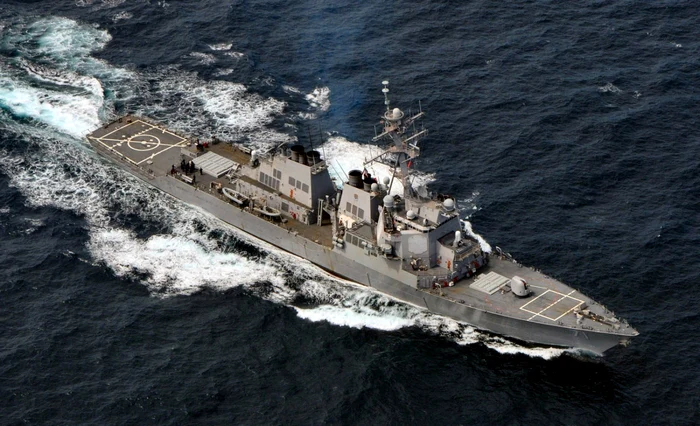 Distrugătorul american USS Ross