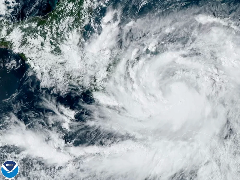 Uraganul va scădea treptat din intensitate pe măsură ce va traversa Nicaragua Foto NOAA