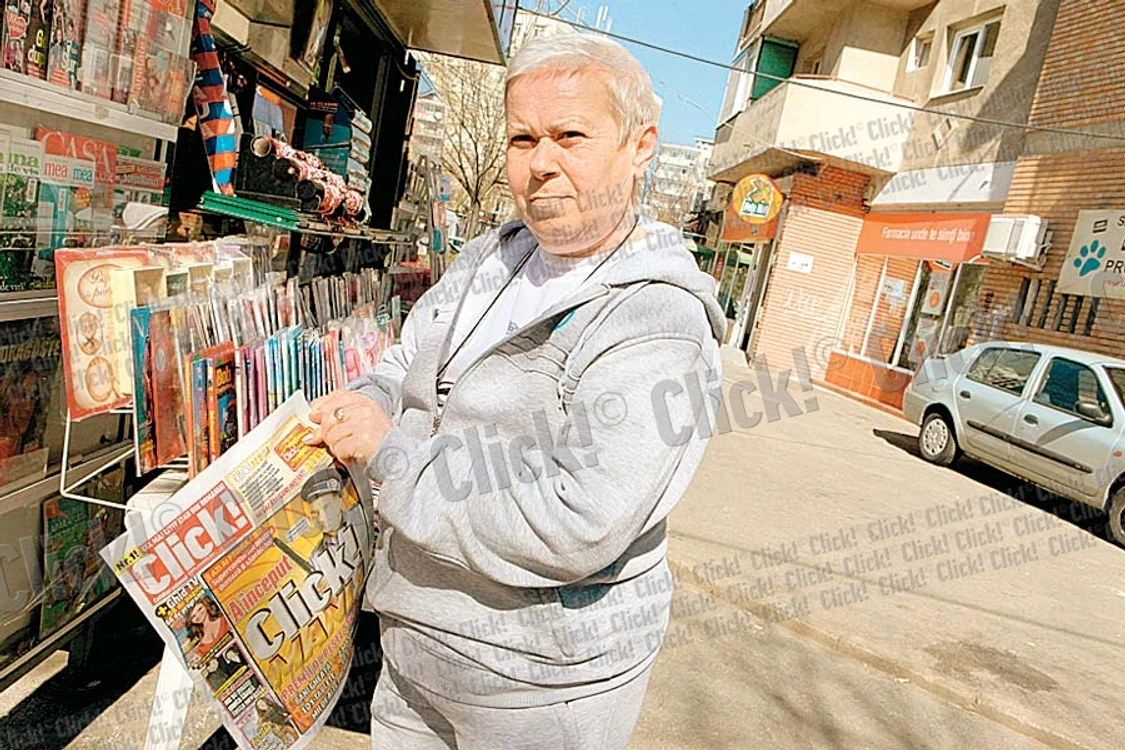 Gabriela Muntean (40 de ani)  a fost ajutată de fetiţa ei de 3 ani  să dezlipească lozul Click!mania (Fotografii: Dorin Constanda, Florin Şuler)