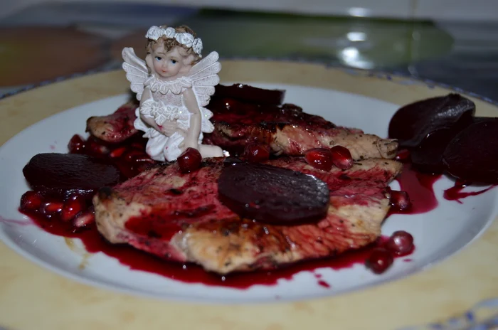 Piept de pui cu sos de rodii