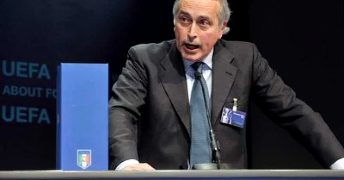 Giancarlo Abete îl atacă pe preşedintele FIFA. Foto: EPA