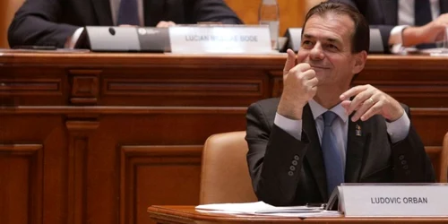 Parlament - şedinţă comună - vot învestire guvern Orban - Ludovic Orban / FOTO Inquam Photos / Octav Ganea / 4 nov 2019