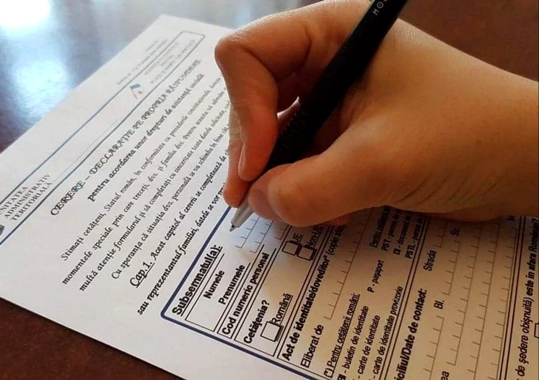 
    Cererile pentru ajutorul de încălzire se completează și depun la primării împreună cu alte acte  