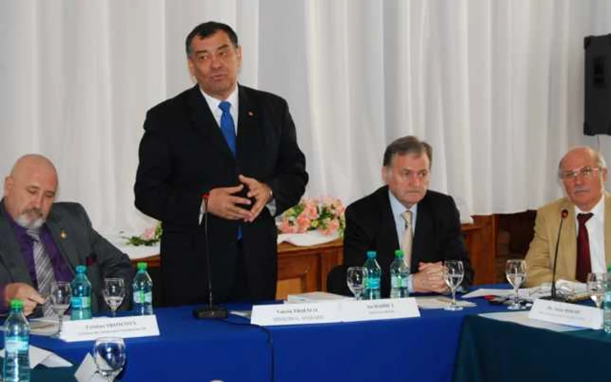 Generalul Valeriu Troenco, ministrul apărării de la Chişinău:"Armata de ocupaţie rusă, din Transnistria, ne ameninţă şi azi. Trebuie să ştim a ne apăra. Să nu fim oaspeţi la noi acasă."