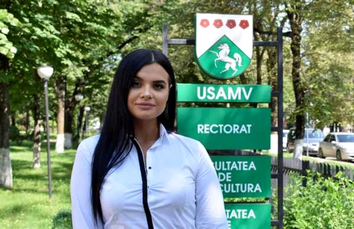 Nicoleta Gheorghe, absolventă a Facultăţii de Agronomie din Iaşi Foto USAMV Iaşi