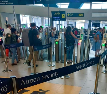 ANPC, control în aeroportul Otopeni FOTO: ANPC