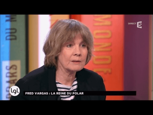 Fred Vargas, autoare de romane poliţiste                                 FOTO: Captură Youtube/ La Grande Librarie