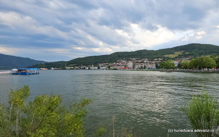 Orașul Orșova și Dunărea. Foto: Daniel Guță. ADEVĂRUL