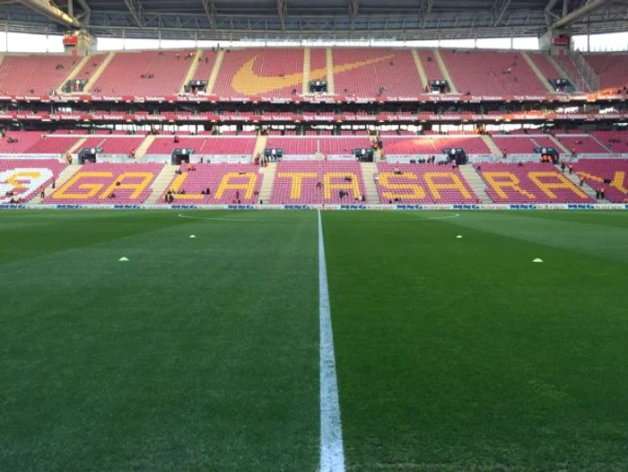 
    Stadionul Galatasaray a fost repede evacuatfoto: arhivă personală  