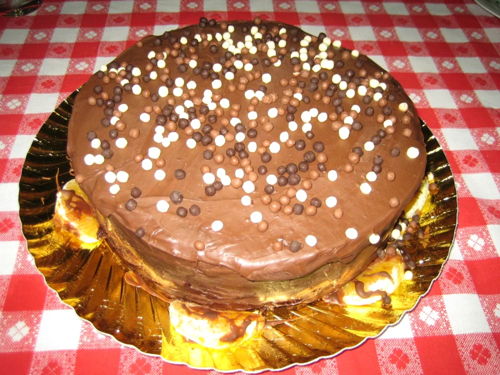 Tort cu crema de ciocolata si unt jpeg