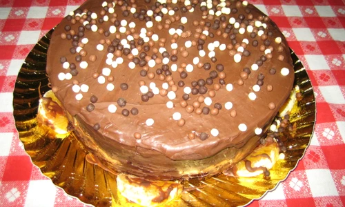 Tort cu crema de ciocolata si unt jpeg