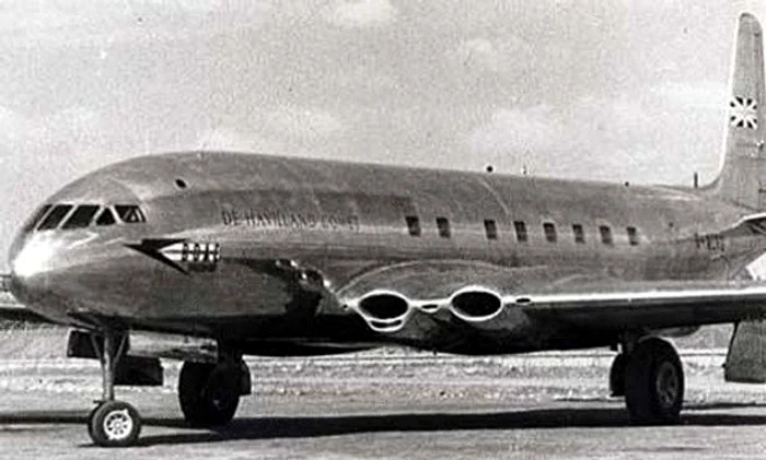 de havilland comet 1 showing square windows jpg jpeg