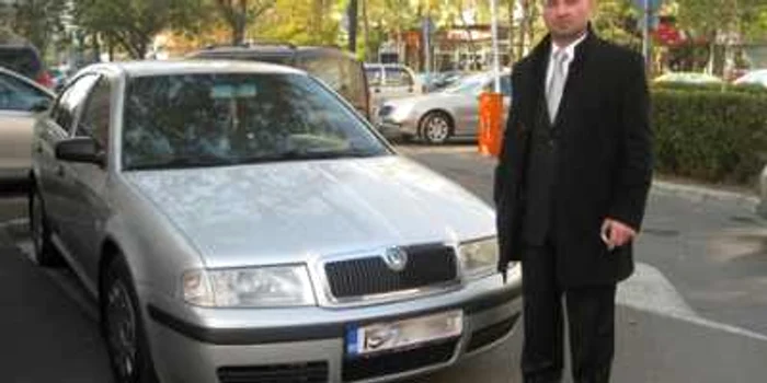 Vasile Toma schimbă des piesele maşinii din cauza drumurilor proaste