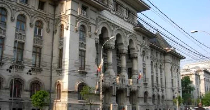 Bucureşti: Doi inspectori din cadrul Primăriei Capitalei au fost condamnaţi la închisoare