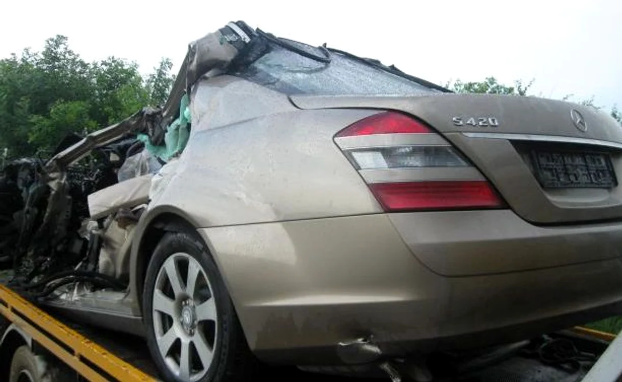 
    Alin Popa conducea un Mercedes S 420 (Foto: Adevărul)  