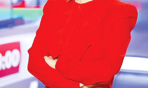 Ştirista Andreea Esca  munceşte de peste  20 de ani la PRO TV jpeg