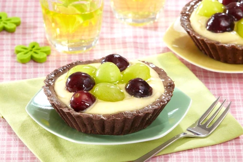 Tartalettes with grape jpeg