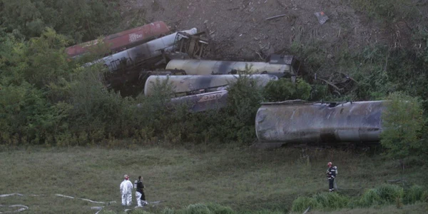 Accidentul de la Boju a necesitat ample intervenţii de protecţie a mediului Foto: Arhiva Adevărul