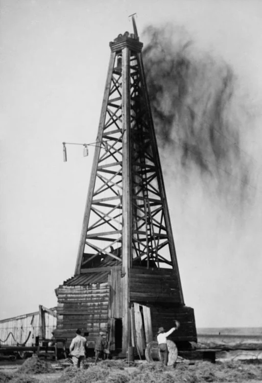 Gusher Okemah OK 1922 jpg jpeg
