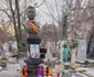 Câteva persoane au adus flori