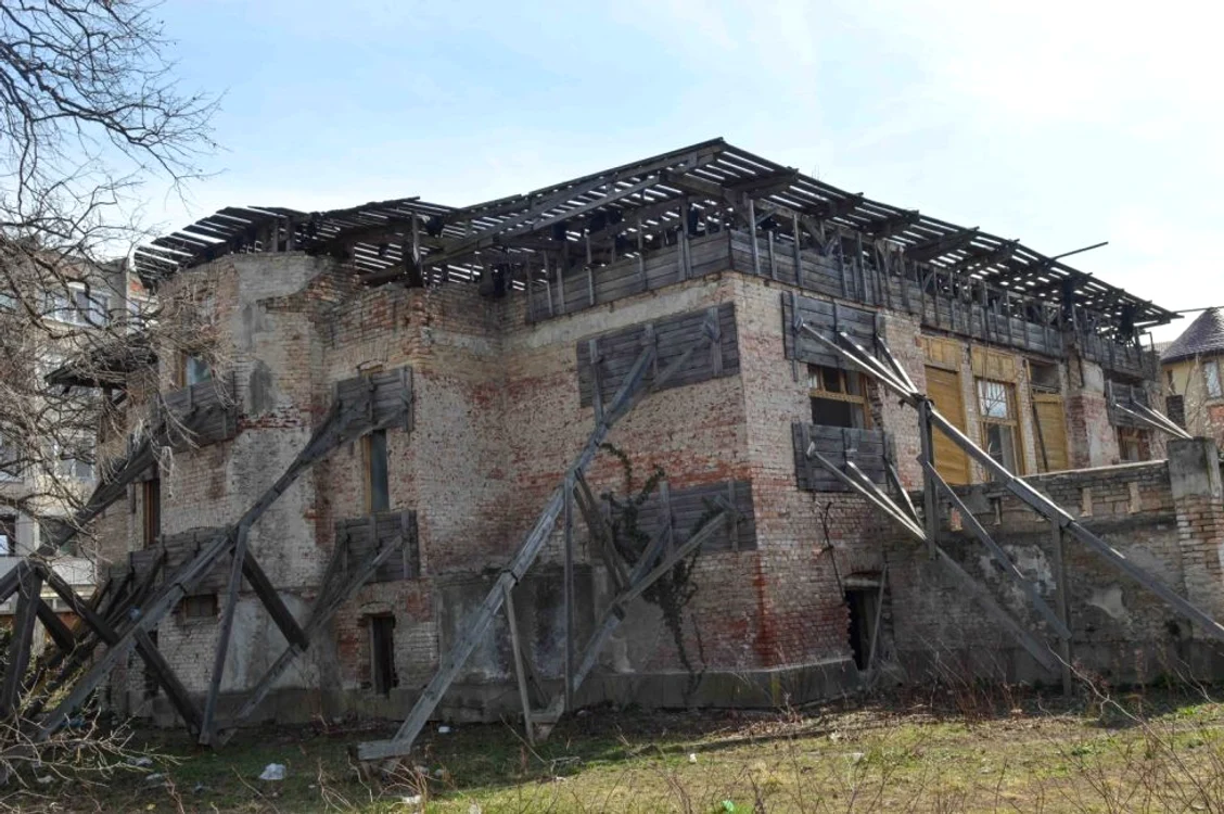 Casa Muhle a ajuns o ruină
