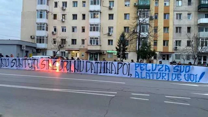 suporteri peluza sud craiova solidari cu medicii