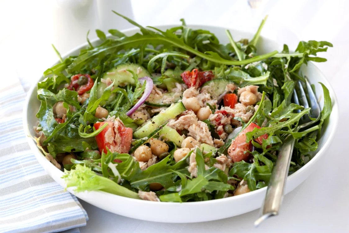 Salata de rucola cu ton jpeg