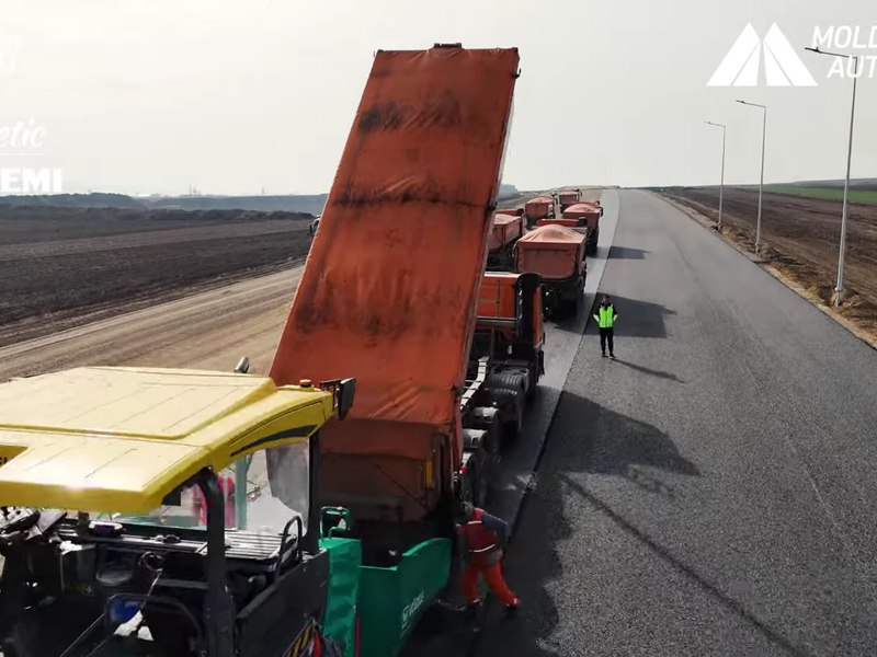 Se asfaltează lotul 1 al Autostrăzii A7, tronsonul Focșani – Bacău. Când va fi deschis circulației