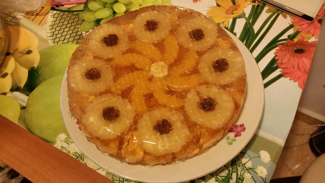 Tort de vin cu fructe