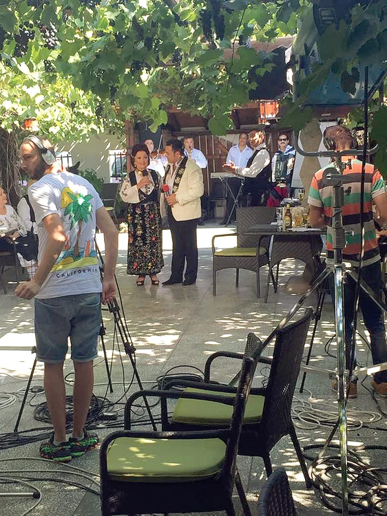 Maria Ciobanu și  Ionuţ au filmat timp  de șase ore pentru  o emisiune tv