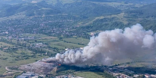 incendiu la groapa de gunoi din aninoasa foto facebook png