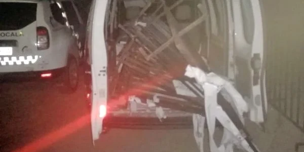 Duba cu gardurile furate de la Poliţie FOTO Poliţia Locală Bacău