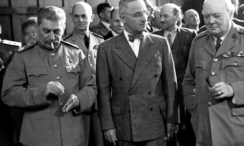 Ziua în care Stalin a aflat de existenţa bombei atomice jpeg