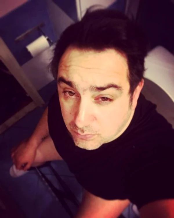 Silviu Andrei s-a pozat pe "budă"