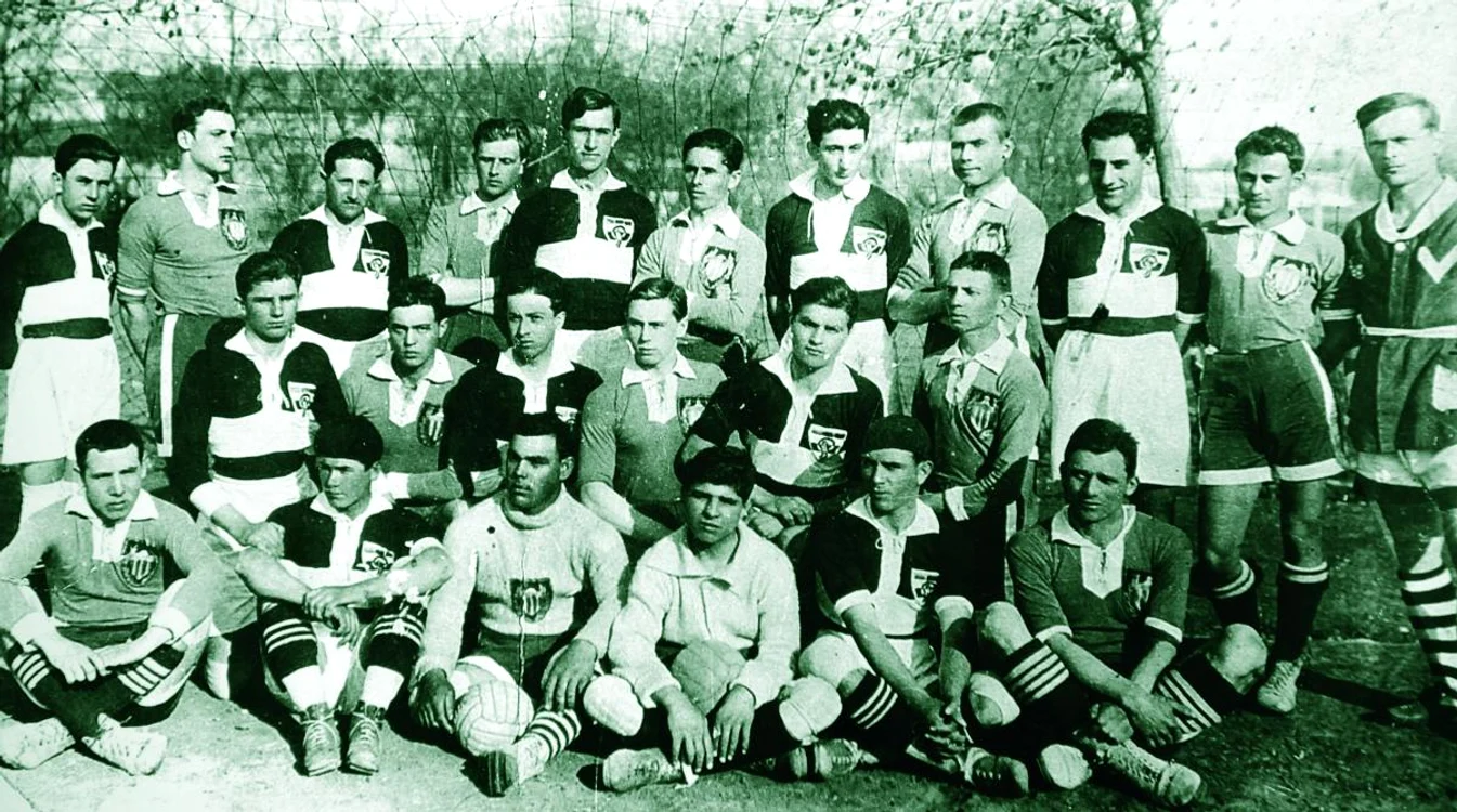 1927 Echipa de fotbal Mihai Viteazul Tighina in anul 1927 in tricouri de culoare deschisa  IMG 0036 JPG jpeg