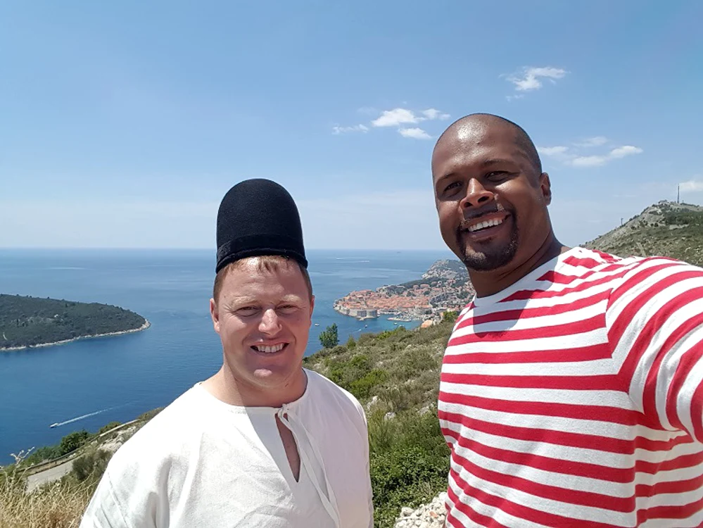 
    Ciobanul Ghiţă şi Cabral au plecat la Dubrovnik, pe ţărmul croat al Mării AdriaticeFoto: arhiva personală  