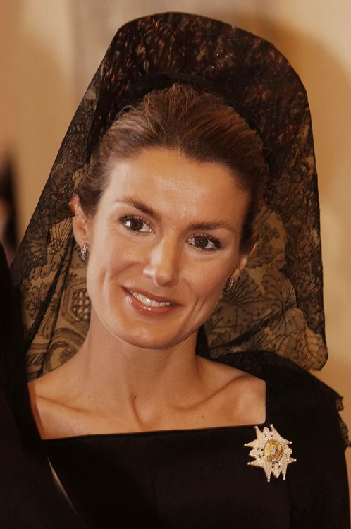 Regina Letizia cu mantilla GettyImages 51003870 jpg