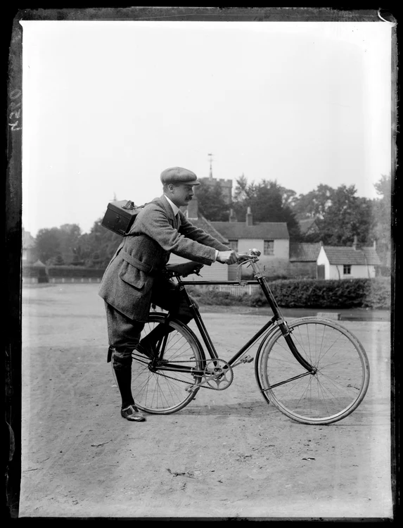 Vestimentaţie de biciclist în anul 1903