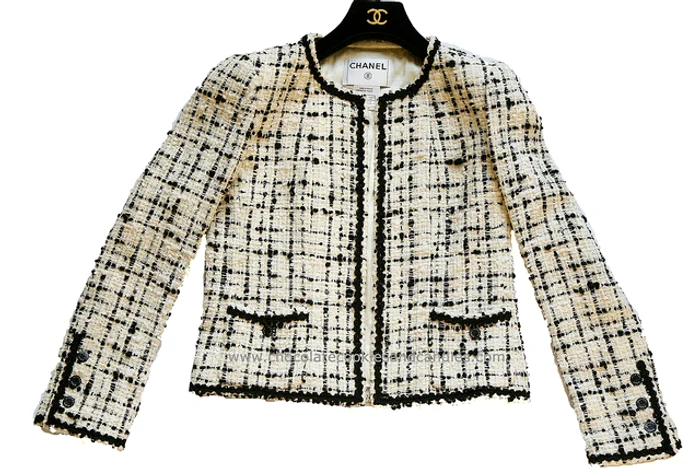 Jacket clasică Chanel din tweet